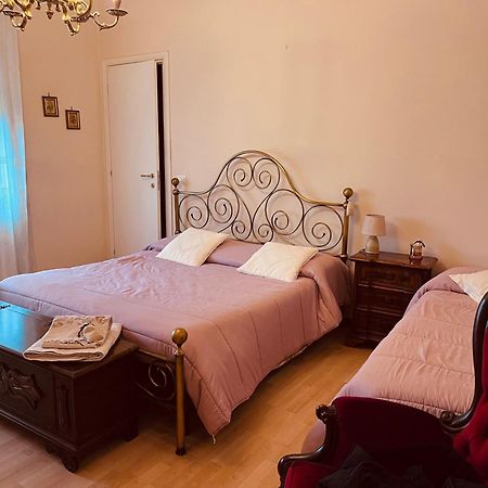 Bed&Breakfast Benedetta Cantagrillo Bagian luar foto