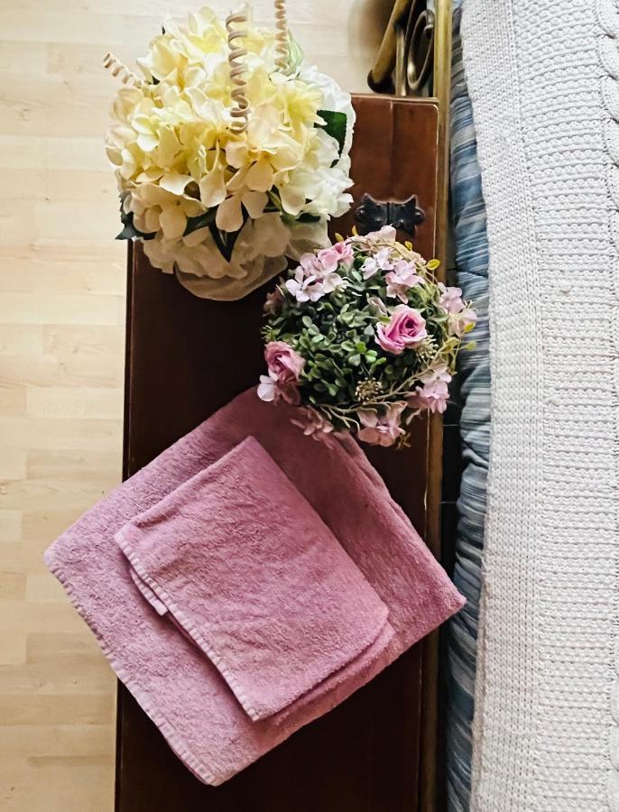 Bed&Breakfast Benedetta Cantagrillo Bagian luar foto
