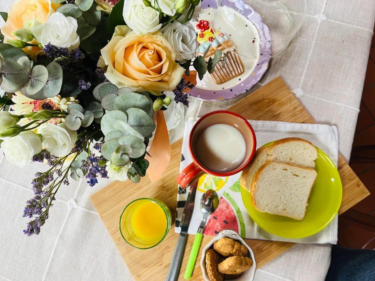 Bed&Breakfast Benedetta Cantagrillo Bagian luar foto