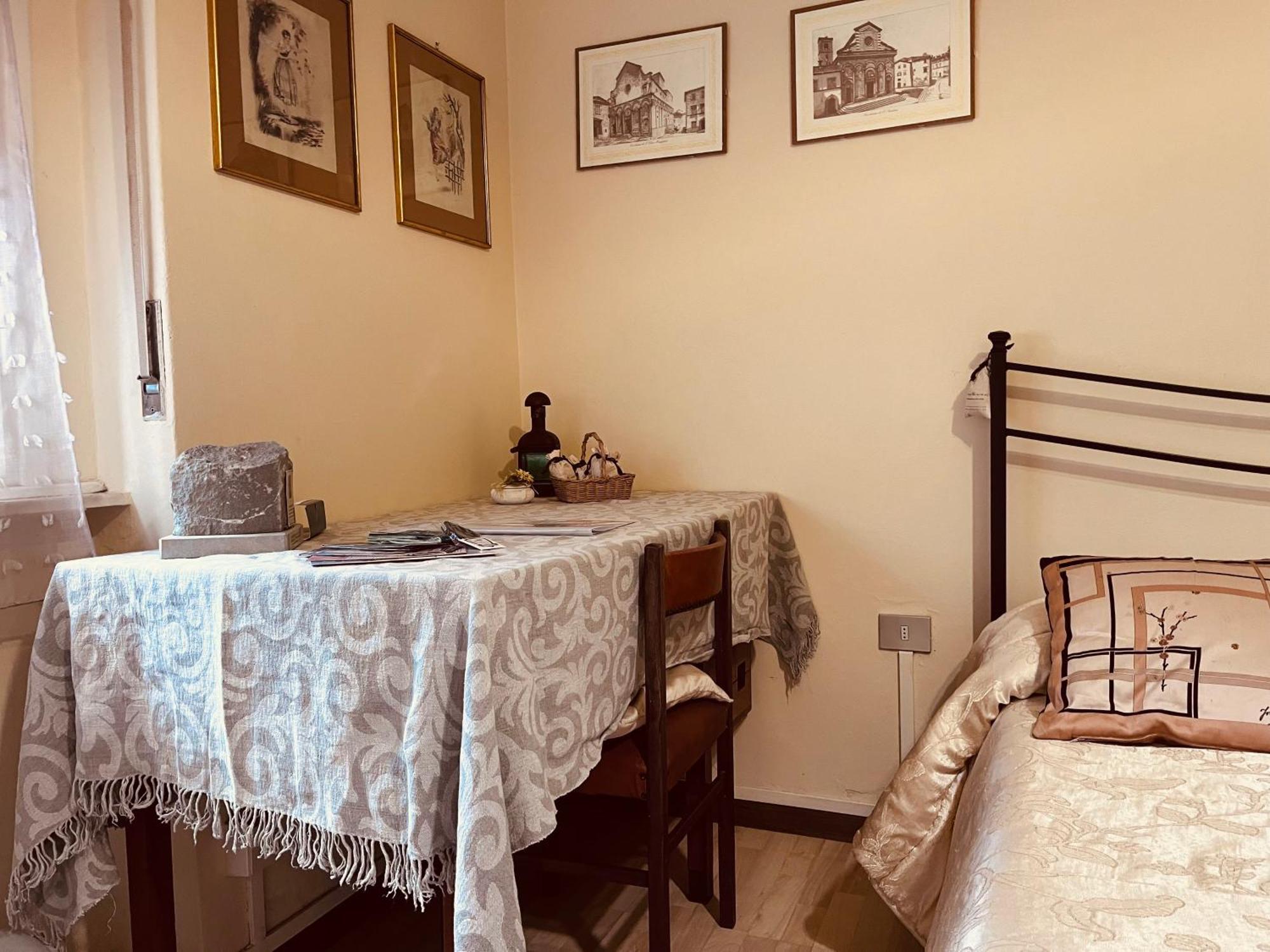 Bed&Breakfast Benedetta Cantagrillo Bagian luar foto