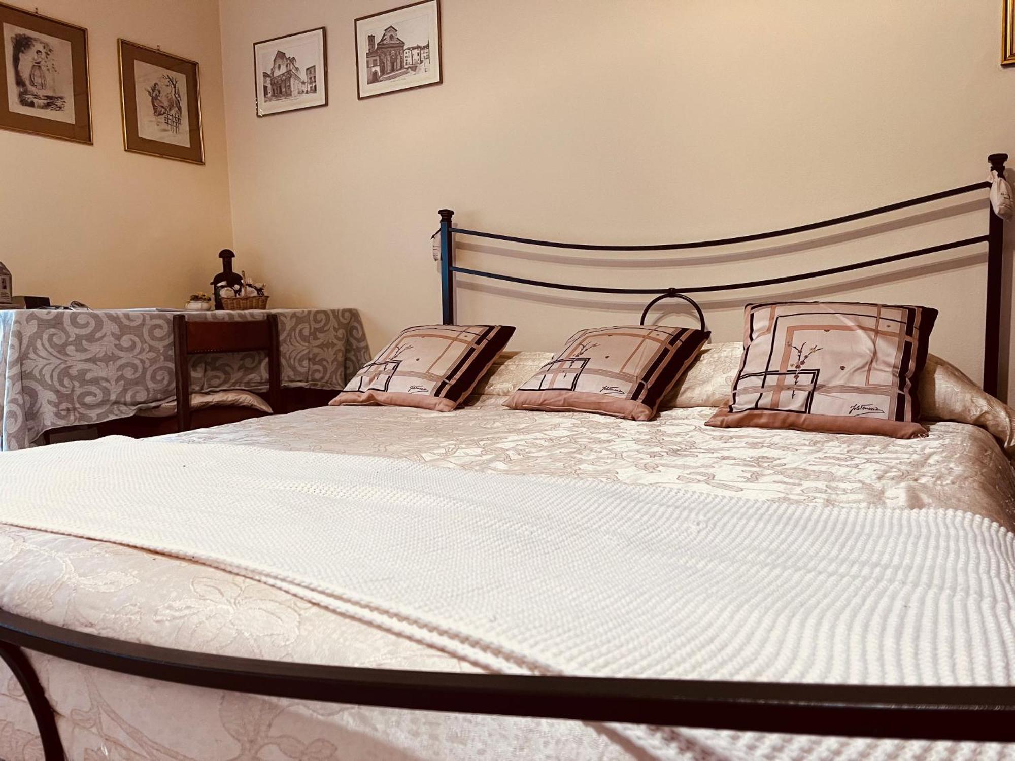 Bed&Breakfast Benedetta Cantagrillo Bagian luar foto
